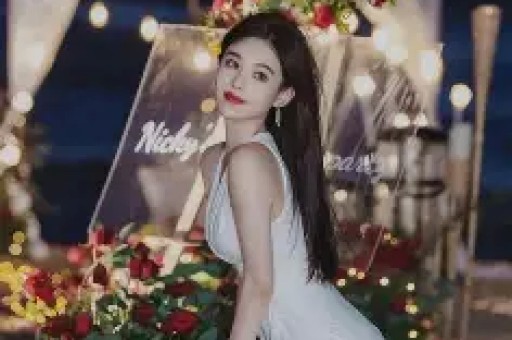 原来她早已结婚丈夫是国家一级演员如今定居上海被家人宠成宝