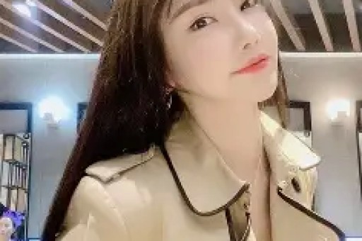 网红多肉饱饱赠覃海洋名表均为假货网友：覃海洋太惨了