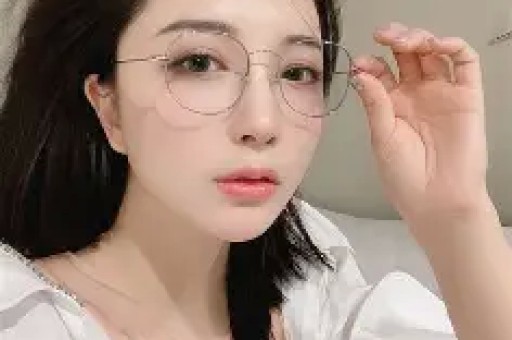 恶有恶报二零二四年塌房的七大网红为了流量各种欺骗不值得同情
